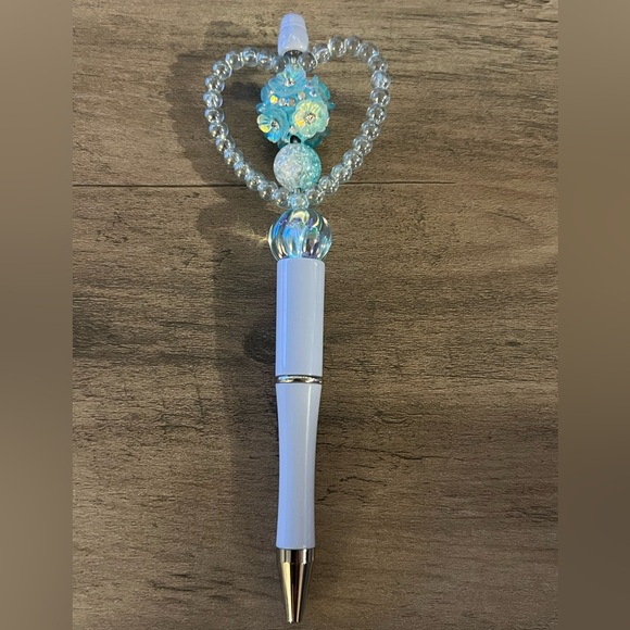 Heart beaded pen - Picture 2 of 4